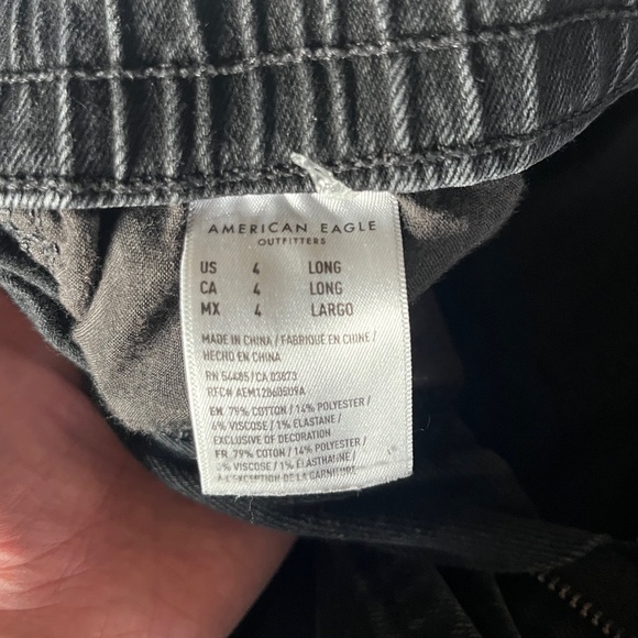 American Eagle Outfitters Black Jeans 4L Mom Jean - Picture 3 of 3